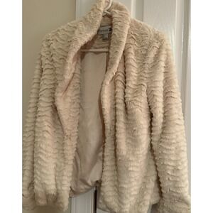 Forever 21 Faux‎ Fur comfy  crop Jacket Coat Cream Size Large.